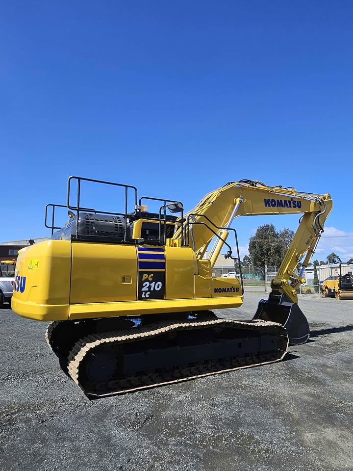 2022 2022 Komatsu PC210LC-11 Excavator Excavator for sale